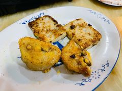 香煎粽拼萝卜糕-华哥新鲜猪精品美食