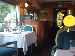 靠窗位-火车头法国西餐厅