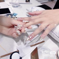 -Pink You美甲洗眉纹绣定制中心