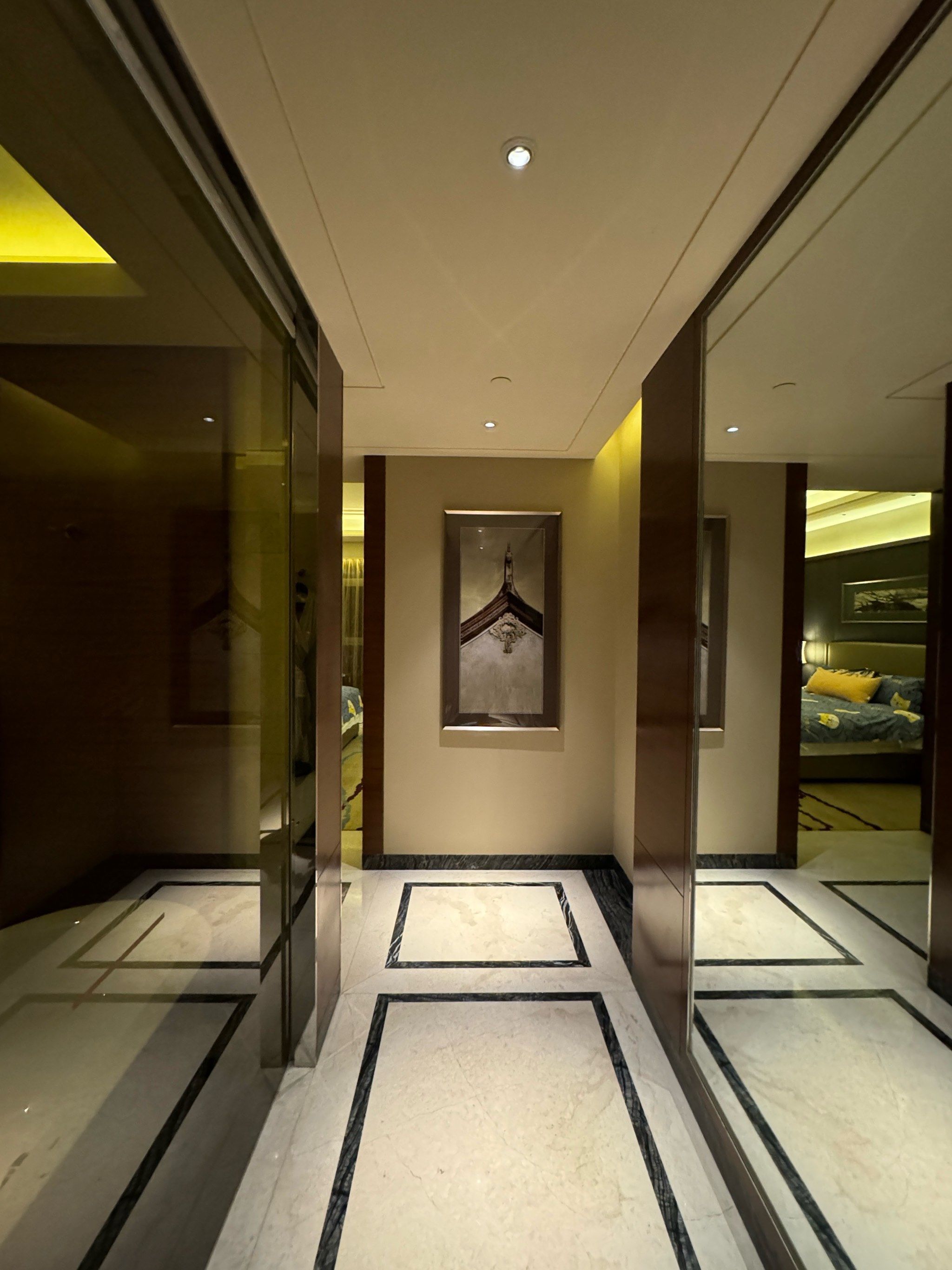 皇冠假日酒店」
99津南区岭域路与津港公路交叉口
90600