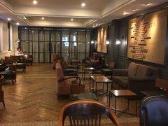 大堂-星巴克臻选(广州沙面店)