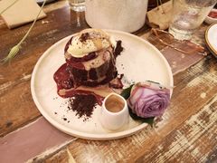 -FLOVIE FLORIST CAFE