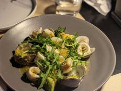 温热海鲜沙拉配牛油果-Mercato莫卡多露台餐厅与酒吧(K11店)