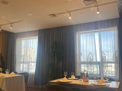 -华凌牛庄西餐厅(乌鲁木齐华凌美爵大饭店)