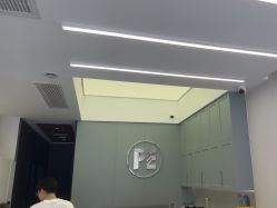 -PE SALON