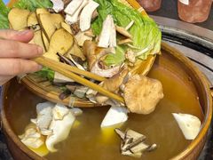 -阿山卓·野生菌火锅·纳西火塘烤肉