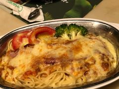 肉酱芝士焗意大利面-绿茵阁牛扒餐厅(客村店)