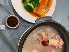 萝卜骨筒煲-沙龙酒家