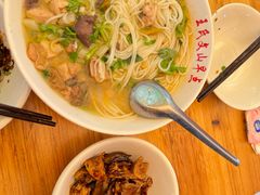 -文山荷鲜居(翠湖店)