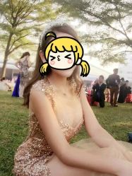-觅白婚纱礼服馆