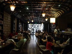 -钟书阁(松江泰晤士小镇店)