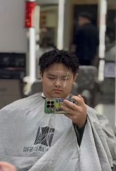 -苏豪路易士·嘉玛发廊