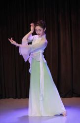 -租旗袍租礼服馆