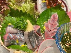 原條秋刀魚刺身-家贺屋刺身寿司专门店