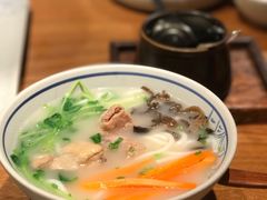 -云海肴·汽锅鸡·云南菜(天山百盛优客店)