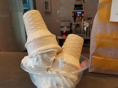 抹茶红豆年糕麦旋风-麦当劳(东急新天地店)