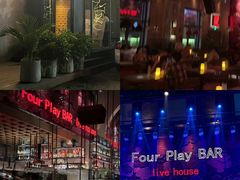 -FOUR PLAY BAR