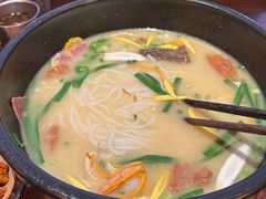 -银米·云南传统过桥米线(双廊黑金冠店)