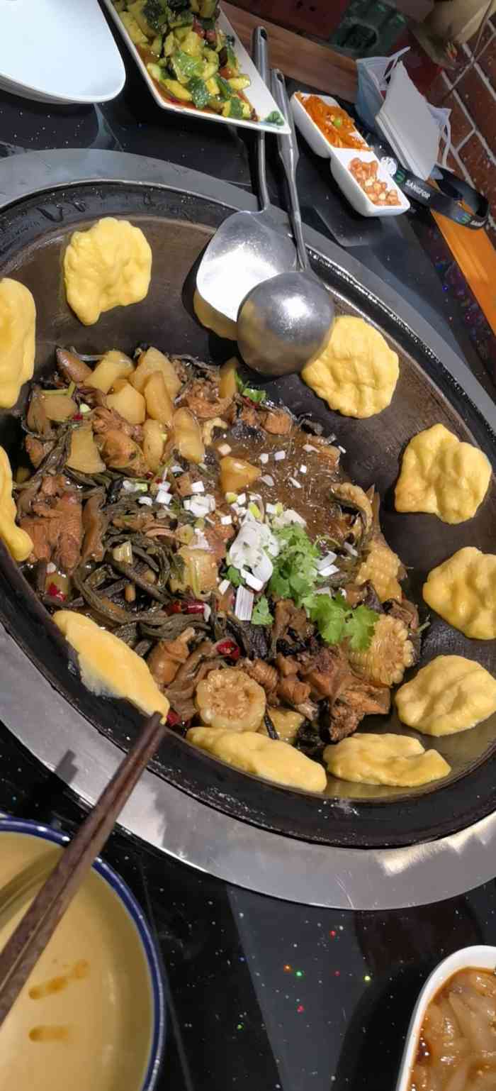 雪满乡大地锅(大新店)-"[薄荷]环境: 环境接地气,很有东北特色.