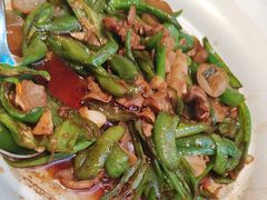 -阿瓦山寨·湘菜现炒·剁椒鱼头王(咸阳总店)