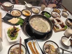 -汤宴·参须肚包鸡(南京路店)