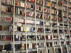 -钟书阁(松江泰晤士小镇店)