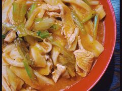 酱香鸡炒鱼排-辣风芹酱香米粉(新疆炒米粉软件园店)