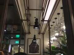 -阿瓦山寨·湘菜现炒·剁椒鱼头王(咸阳总店)