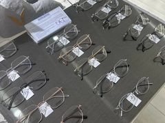 -视野联行眼镜蔡司·依视路官方授权店(顺城店)
