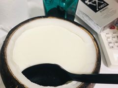 -志龙皇冠吃货椰子铺