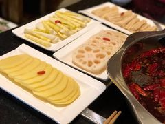 -百年川椒重庆老火锅(光谷店)