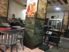 大堂-烧哥美蛙肥肠鱼火锅·十五年社区店