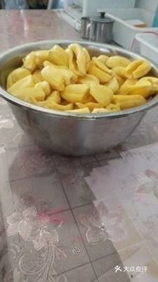 三天一家三口干了20斤的巨大无比的菠萝蜜，很甜啊