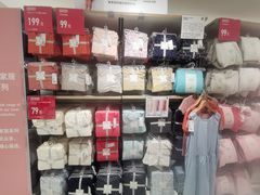 -优衣库(上海正大广场店)