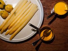 白芦笋色拉-非常时髦餐厅VUE Restaurant(外滩茂悦大酒店)