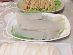 -羊家胡同·龙虾烧烤火锅(龙汇路店)