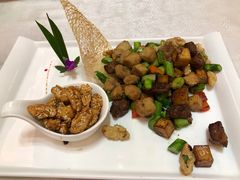 核桃仁杏鲍菇牛肉粒-悦湖公馆