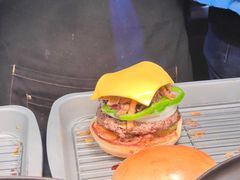 炭烤肥牛牛肉堡-魏斯理汉堡(西安沣东吾悦店)