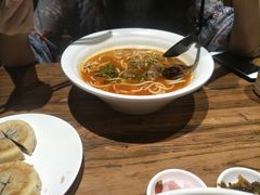 昭通焖鸡米线-茶花妹子云南餐厅(传媒大学店)