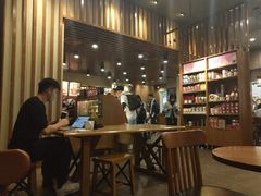 大堂-星巴克(深圳星都豪庭店)