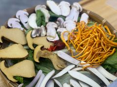 -阿婆情腊排骨火锅(金虹路店)