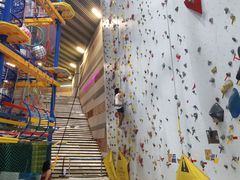 -山之巅攀岩馆(太古城店)