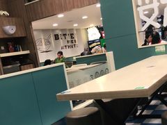 -魏家凉皮(万辉店)