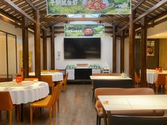 -阿瓦山寨·湘菜现炒·剁椒鱼头王(咸阳总店)
