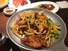 -小菜园新徽菜(宜兴八佰伴店)