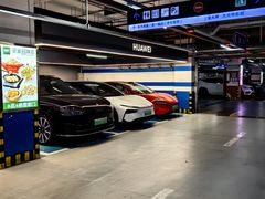 -百联中环购物广场-停车场