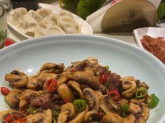 -渝信川菜 · 川味家常菜(财富购物中心店)