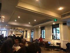 大堂-星巴克臻选(广州沙面店)