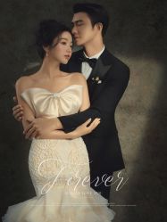 -雪中彩影婚纱摄影·微光艺术中心