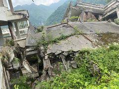 -四川汶川特大地震漩口中学遗址